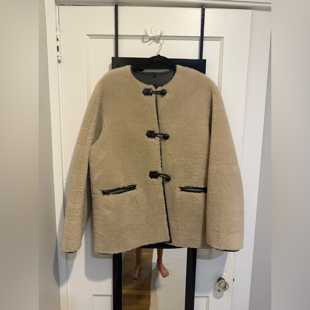 Mango Faux Fur Jacket with Toggle Appliués